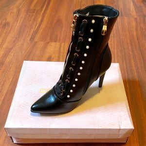 BRAND NEW Cape Robbin boots size 10